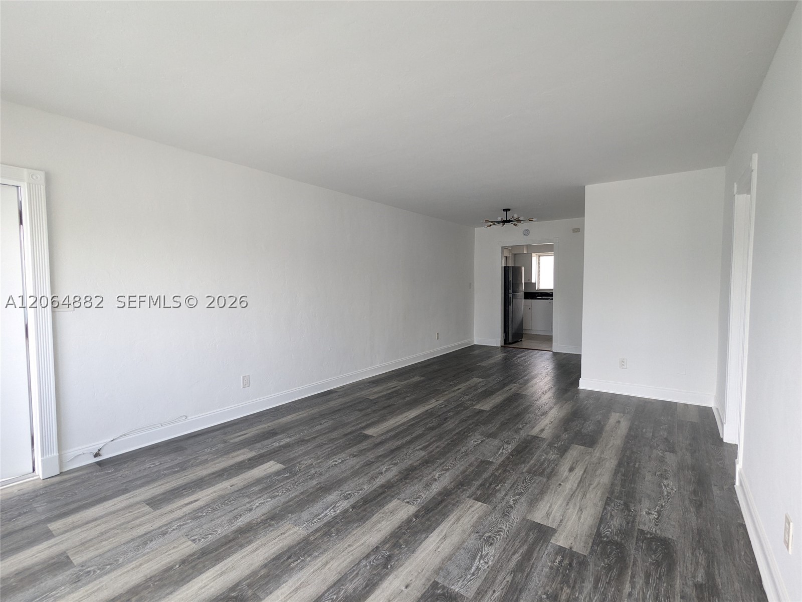7805 Crespi Blvd 4 Property Photo 4