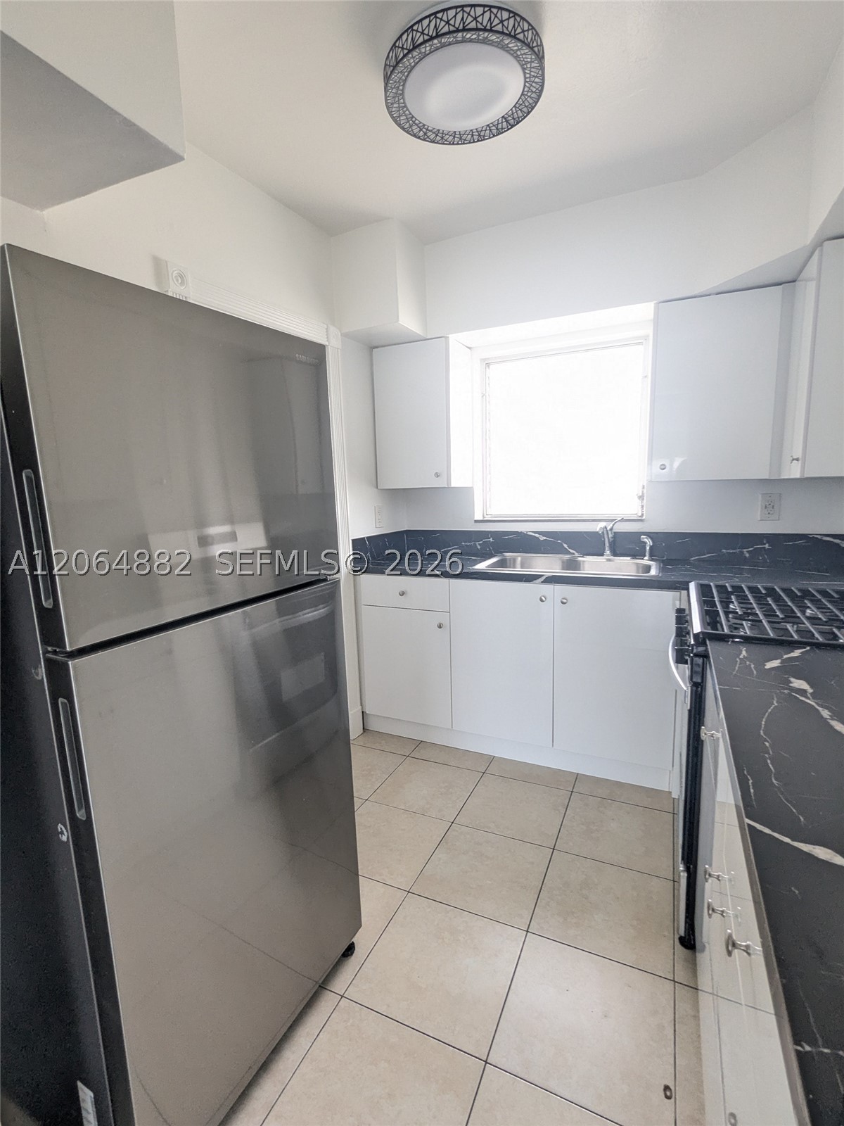 7805 Crespi Blvd 4 Property Photo 8
