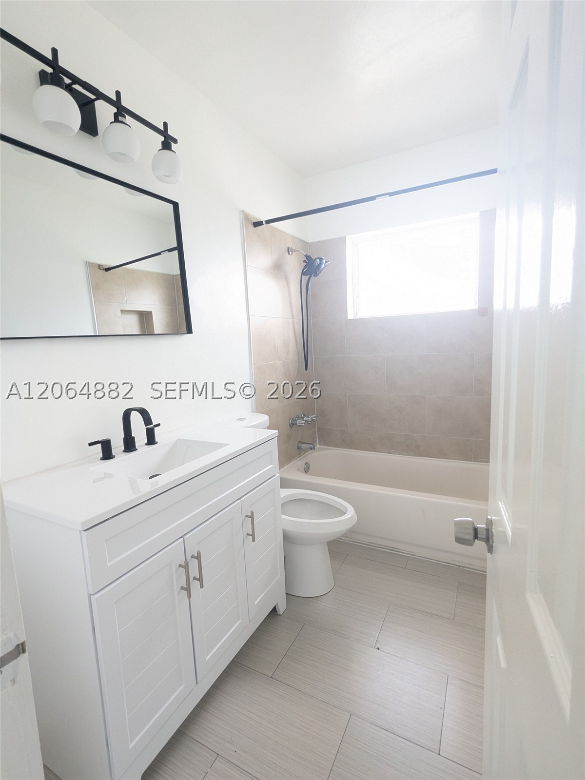 7805 Crespi Blvd 4 Property Photo 13