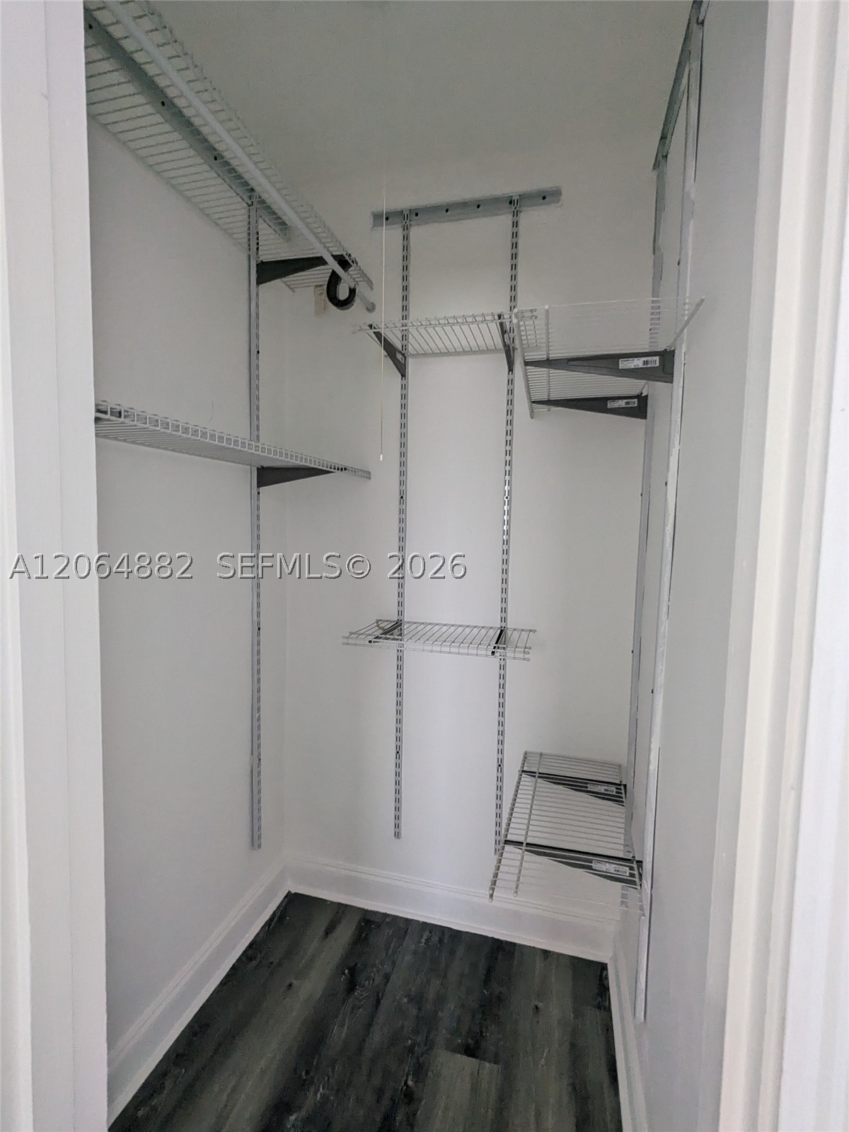 7805 Crespi Blvd 4 Property Photo 14