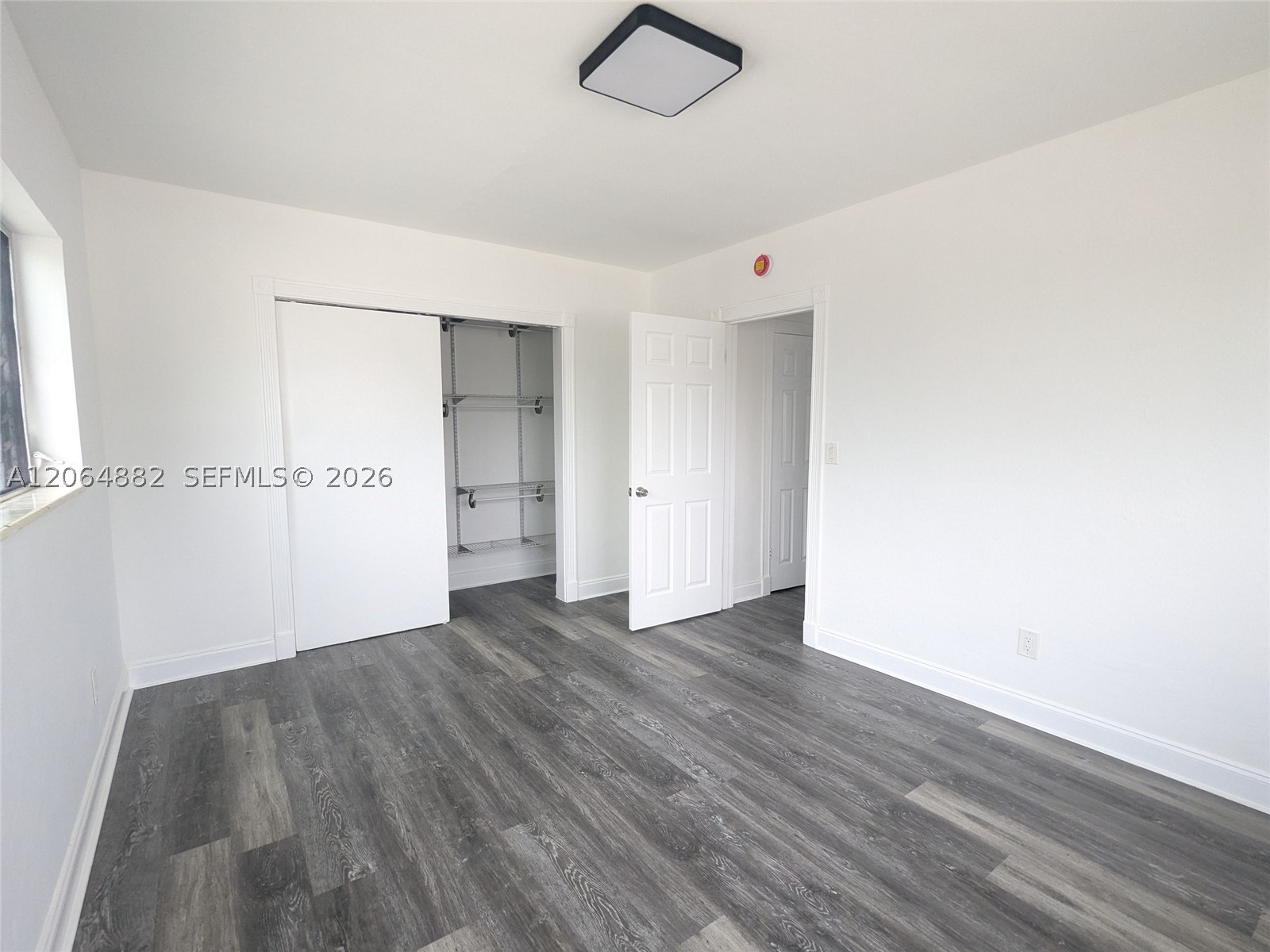 7805 Crespi Blvd 4 Property Photo 15