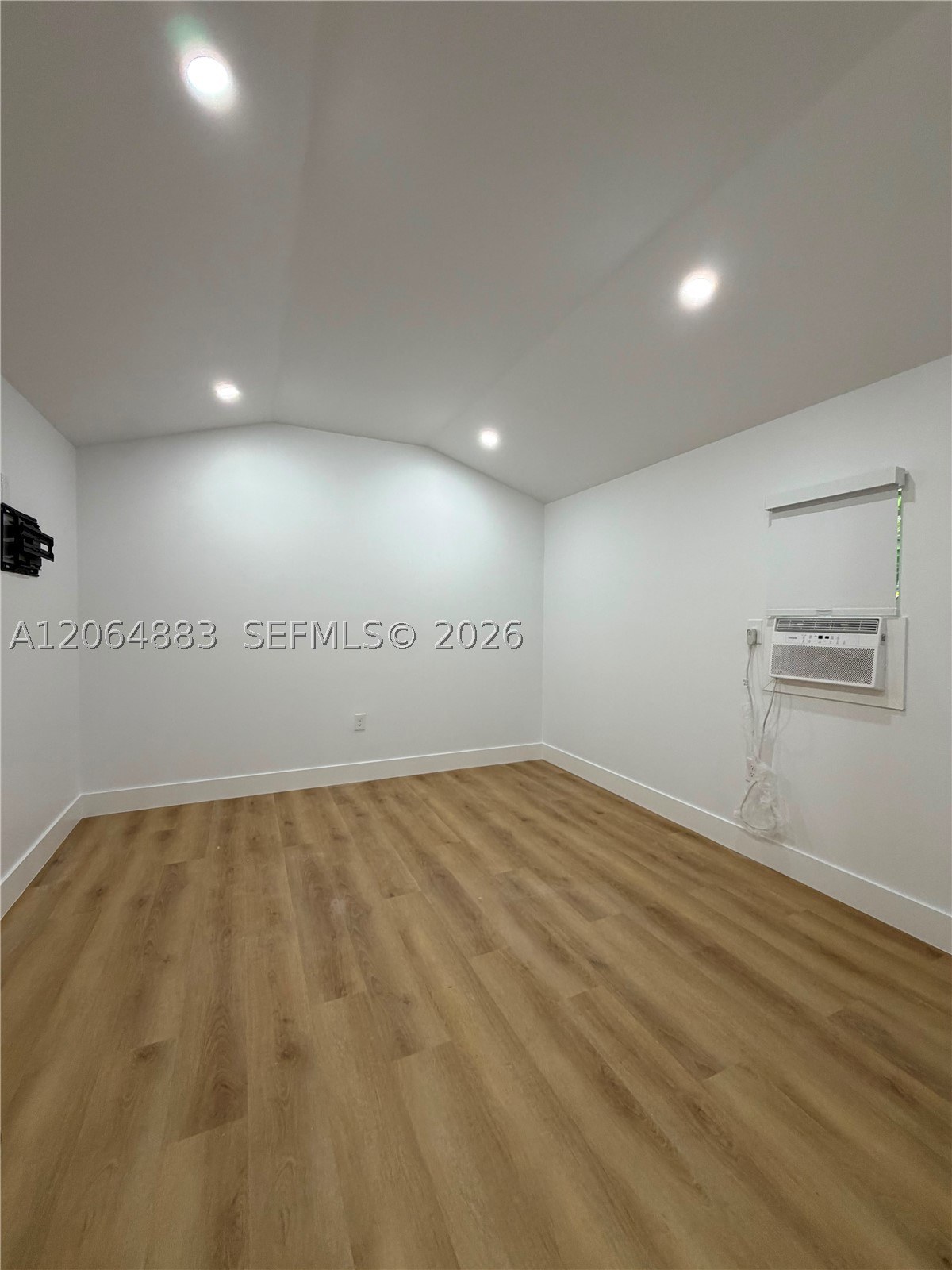 1400 Sw 29th Ave 2 Property Photo 3