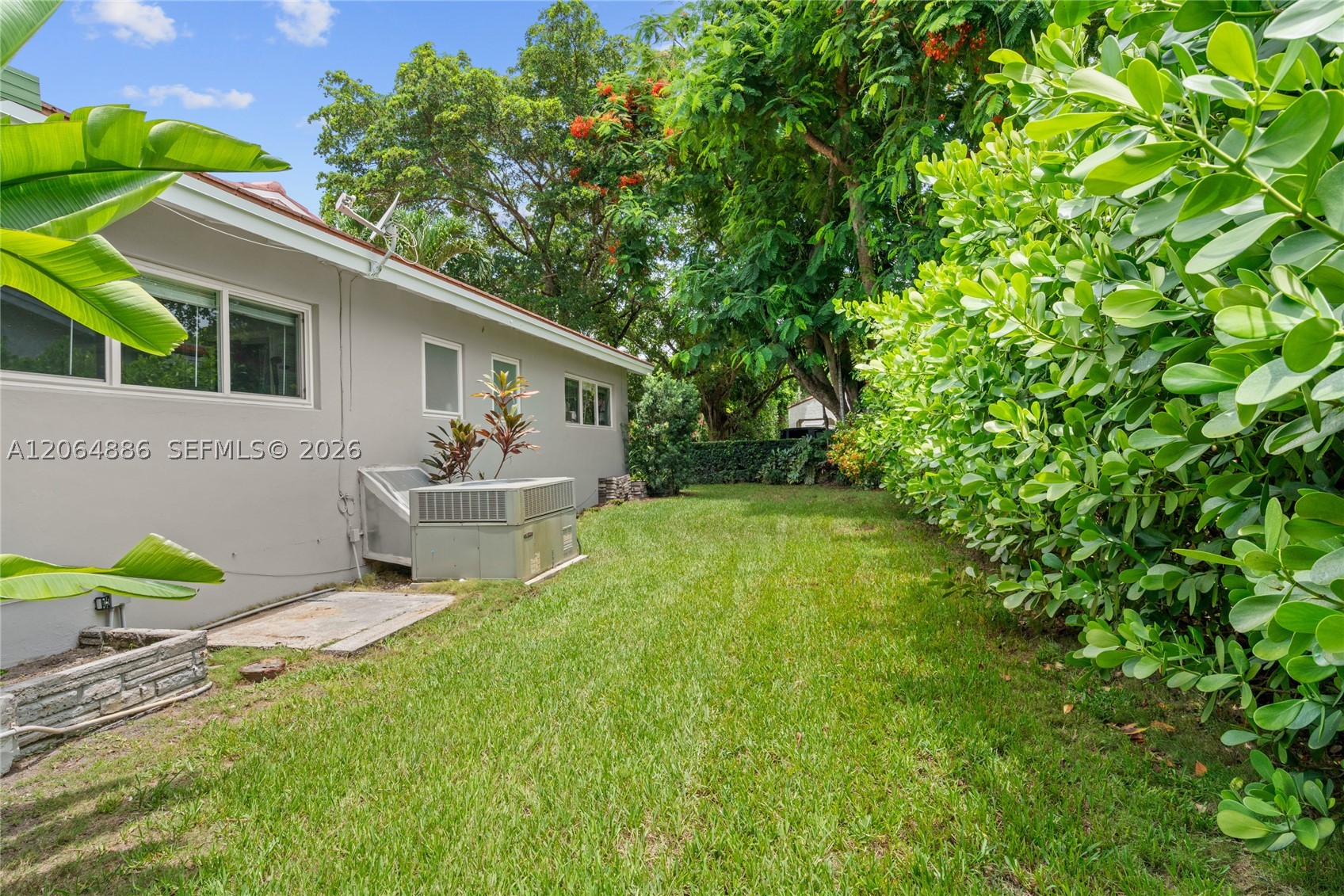 810 Venetia Ave Property Photo 33