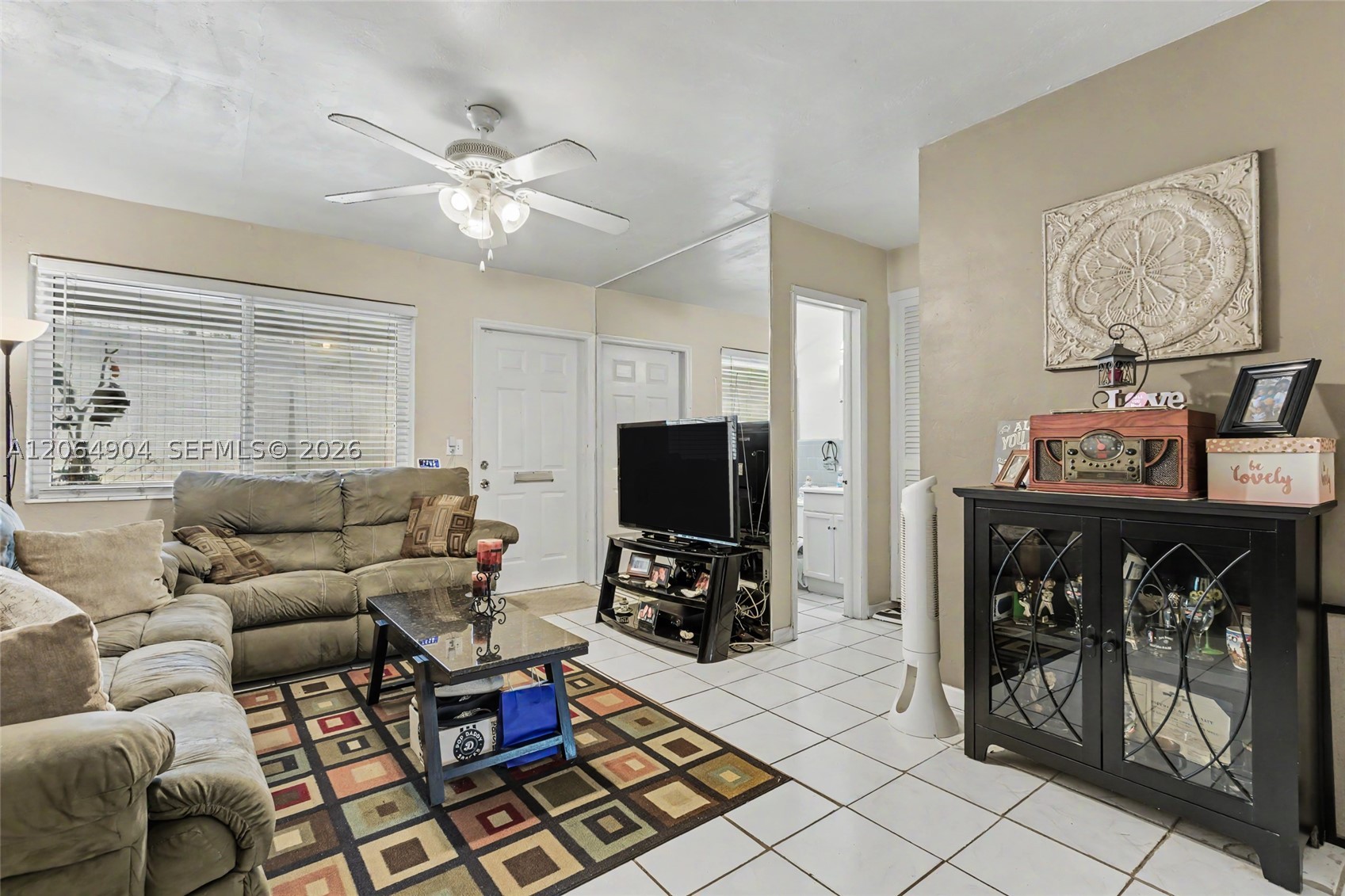 2516 Hayes St 10 Property Photo 3