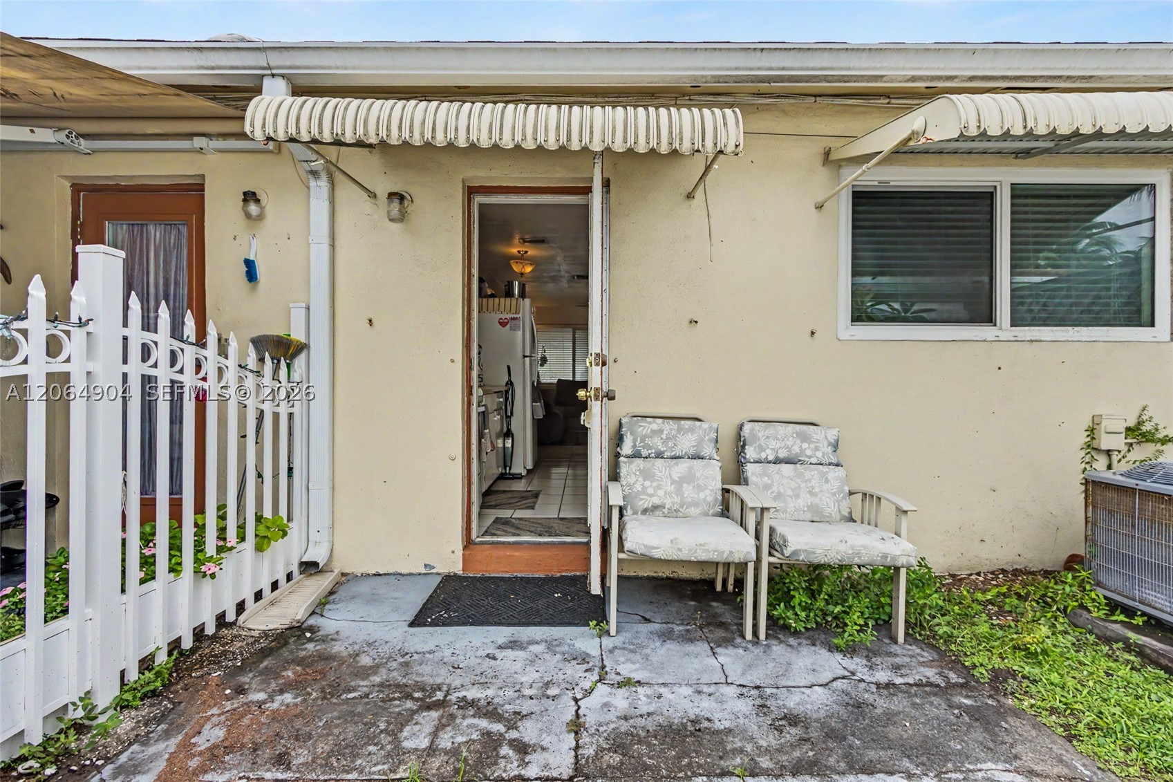 2516 Hayes St 10 Property Photo 7