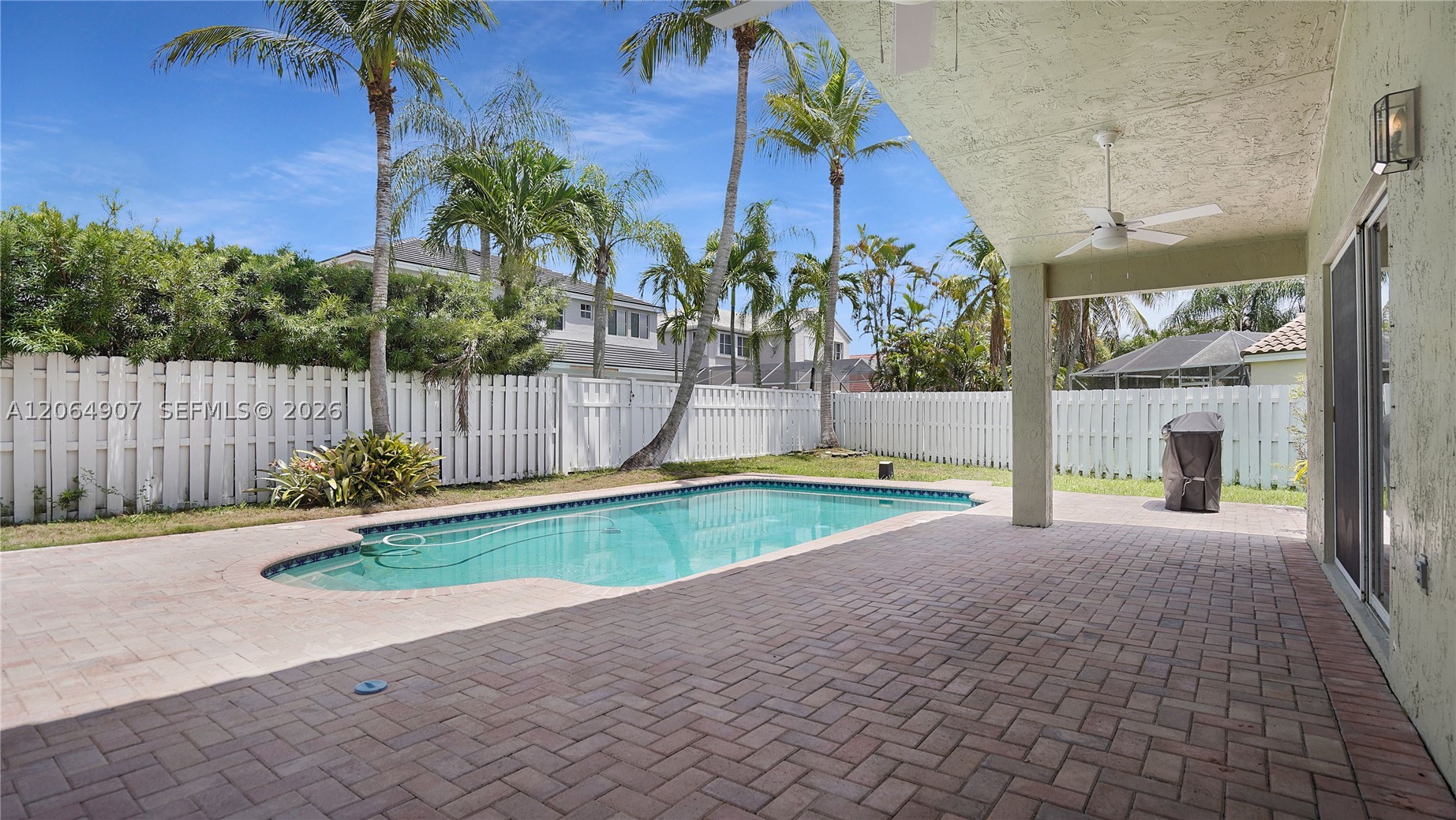 A12064907 Property Photo 10