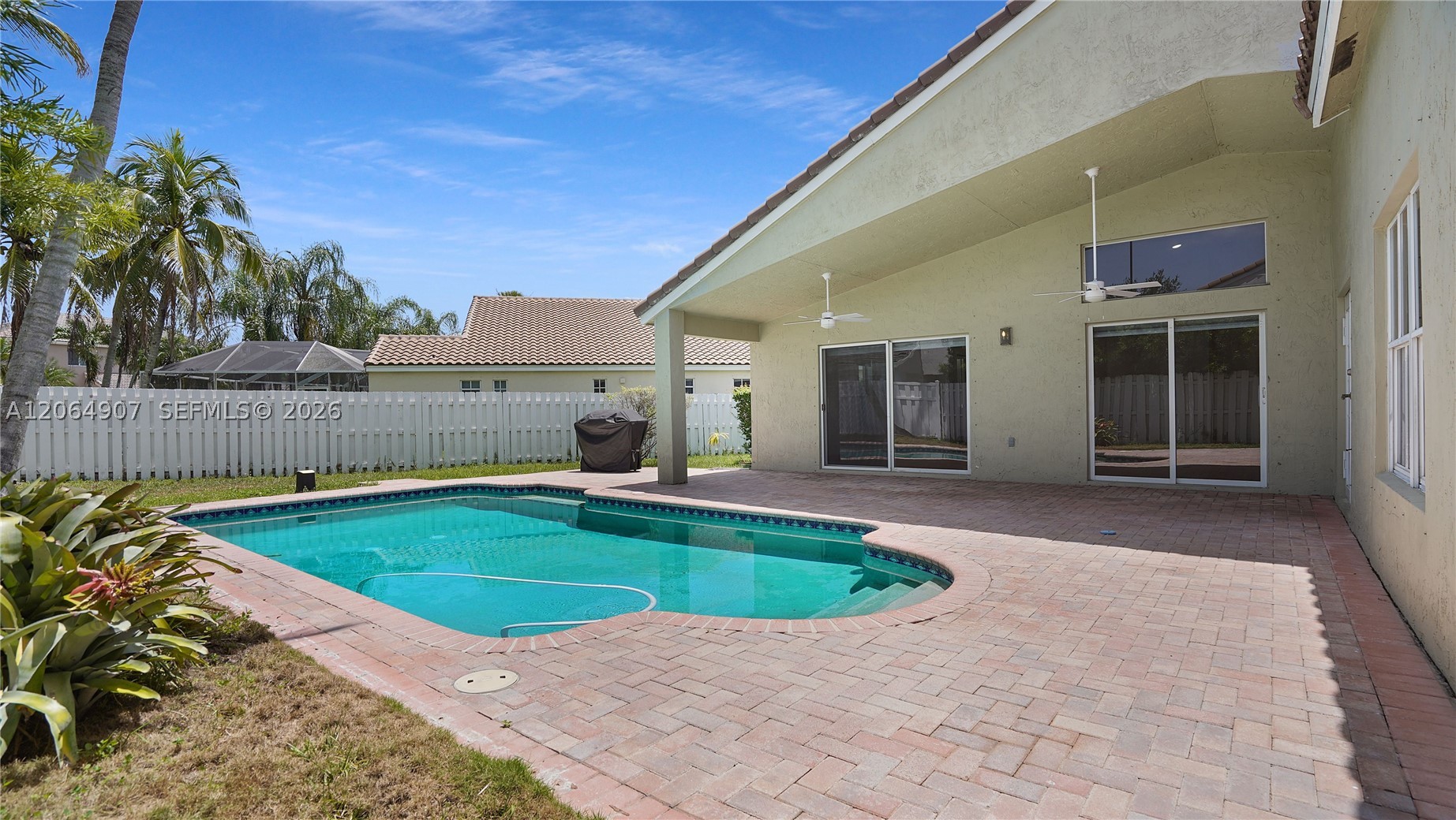 A12064907 Property Photo 12