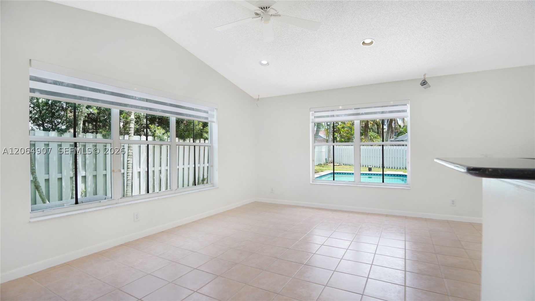 A12064907 Property Photo 16