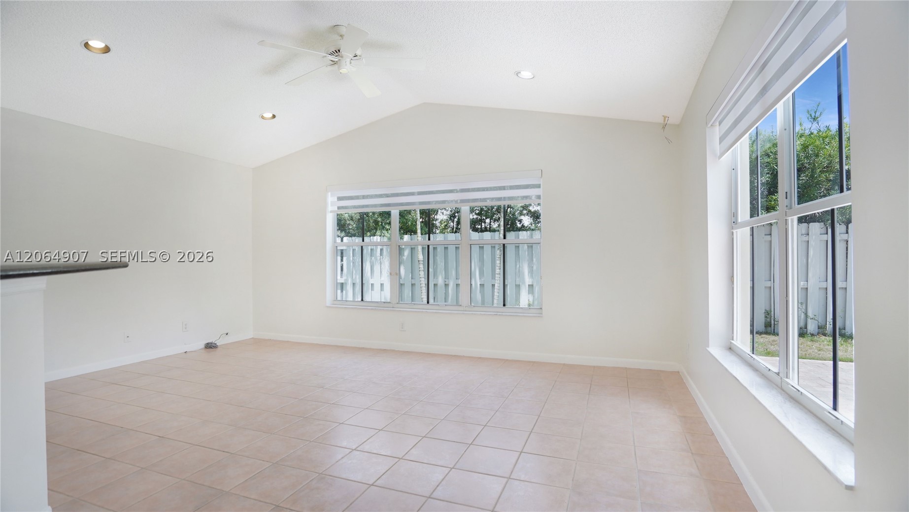 A12064907 Property Photo 21