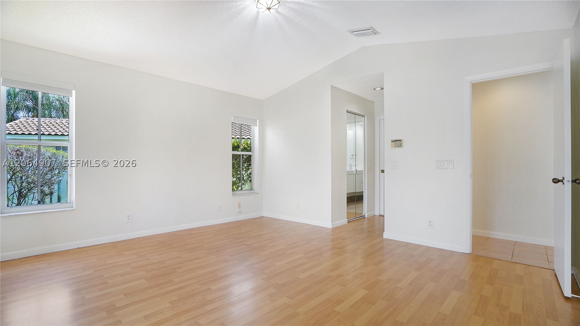 A12064907 Property Photo 28