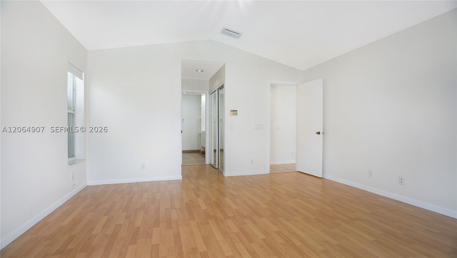 A12064907 Property Photo 31