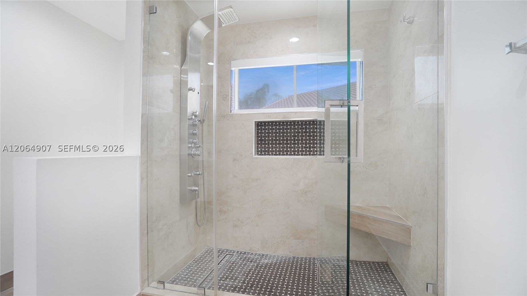 A12064907 Property Photo 33