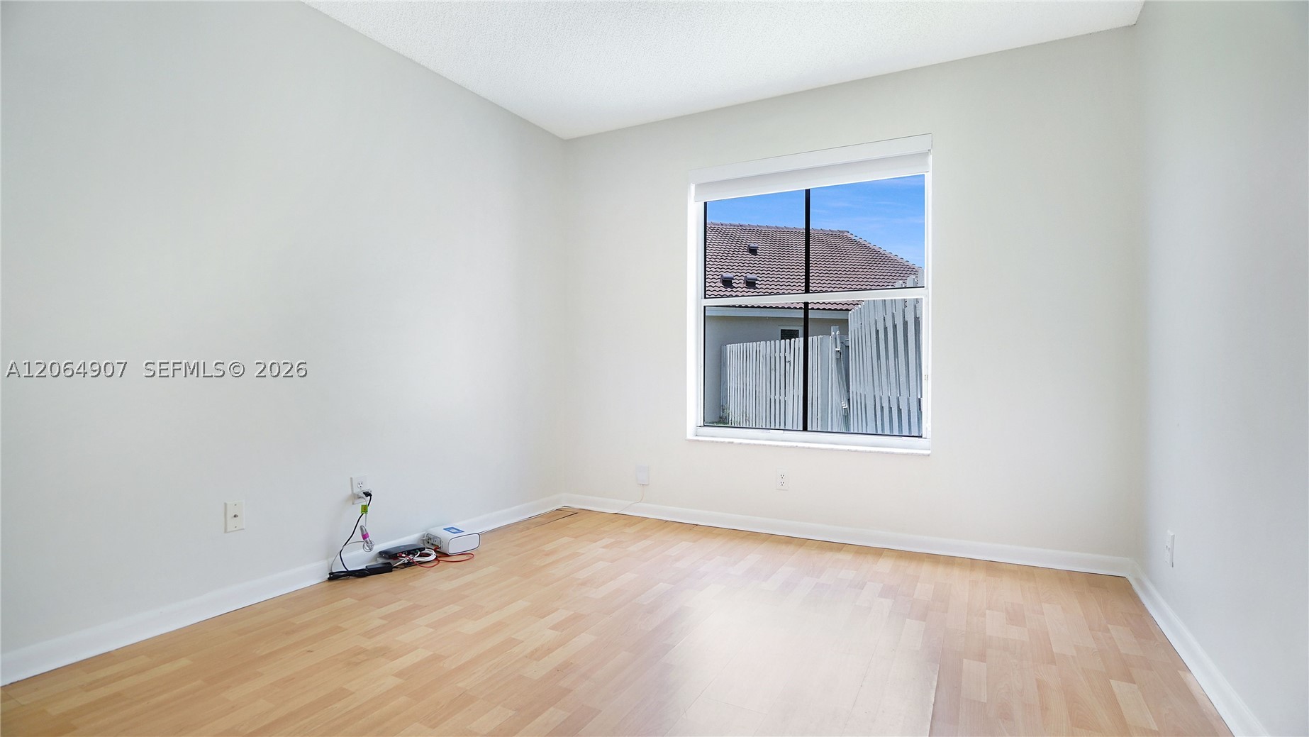 A12064907 Property Photo 39
