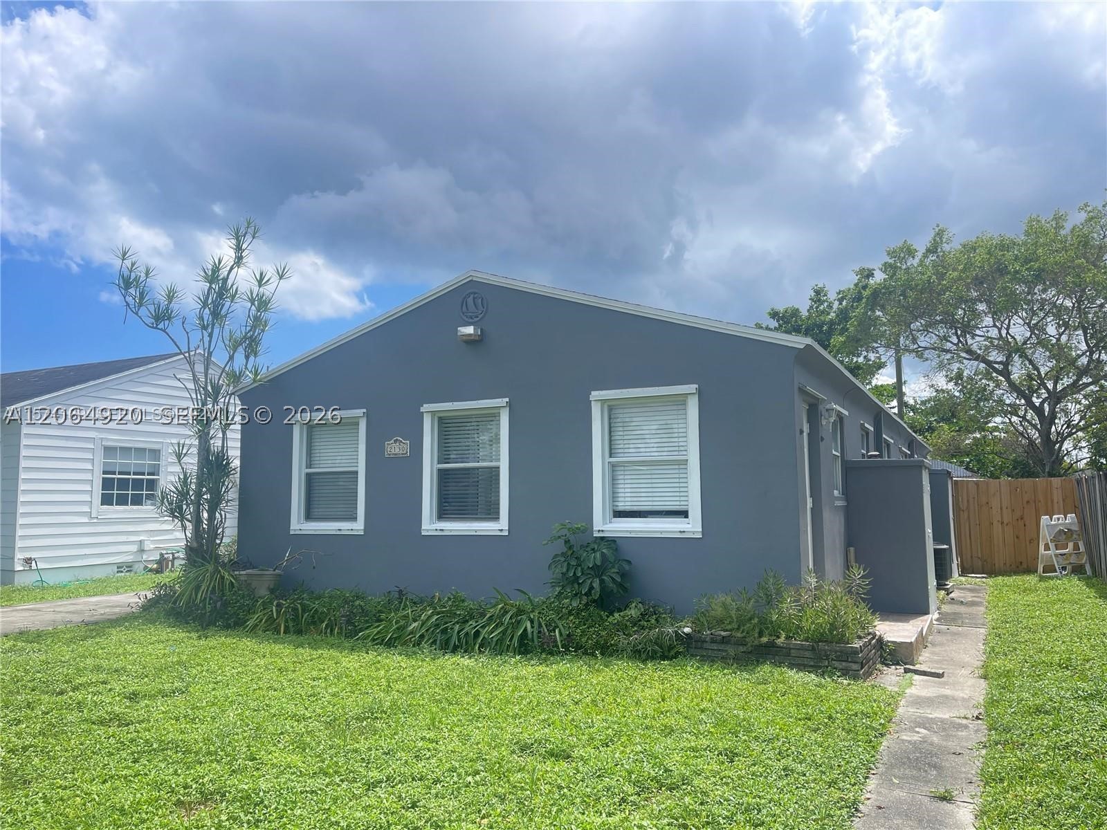 2130 Mckinley St 1 Property Photo 1