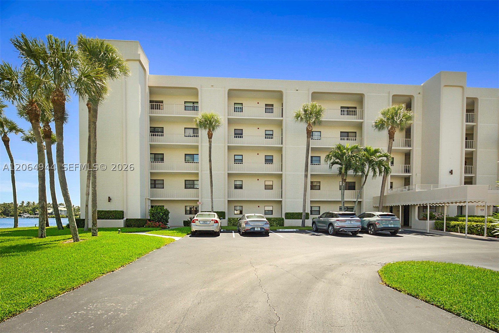 100 Intracoastal Pl 102 Property Photo 2