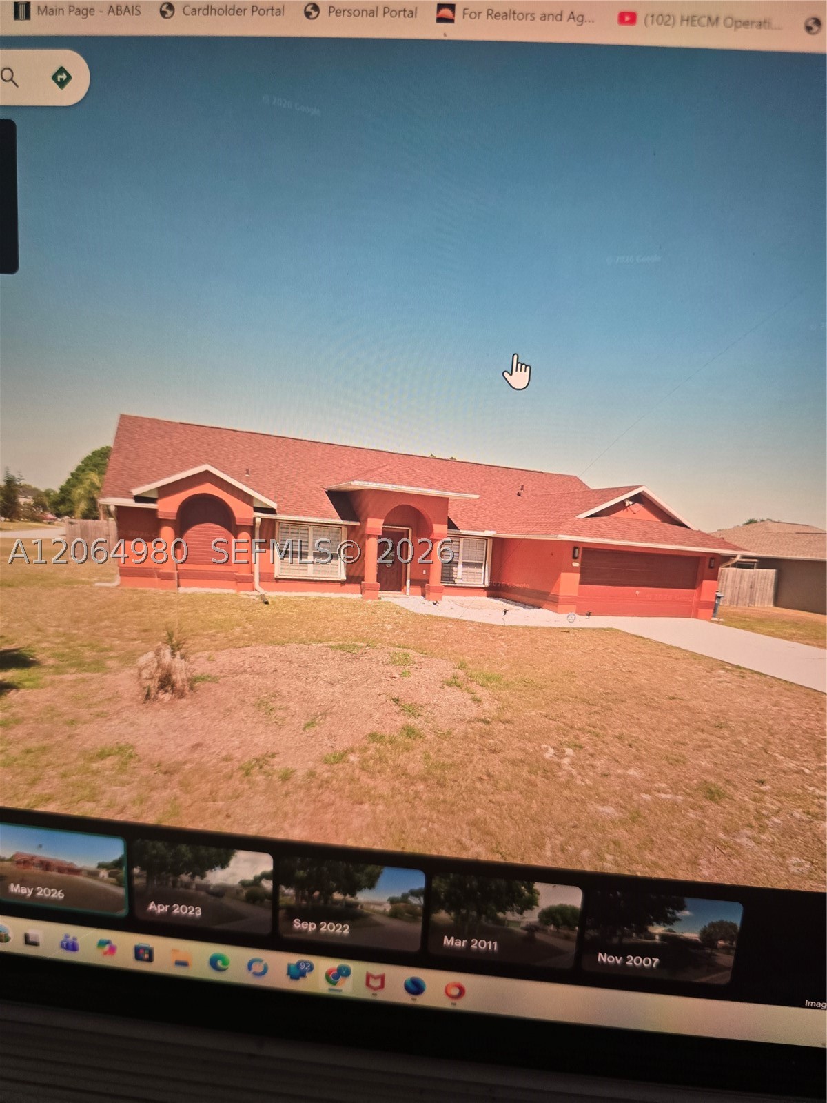 396 Se Albedo Ave Property Photo 1
