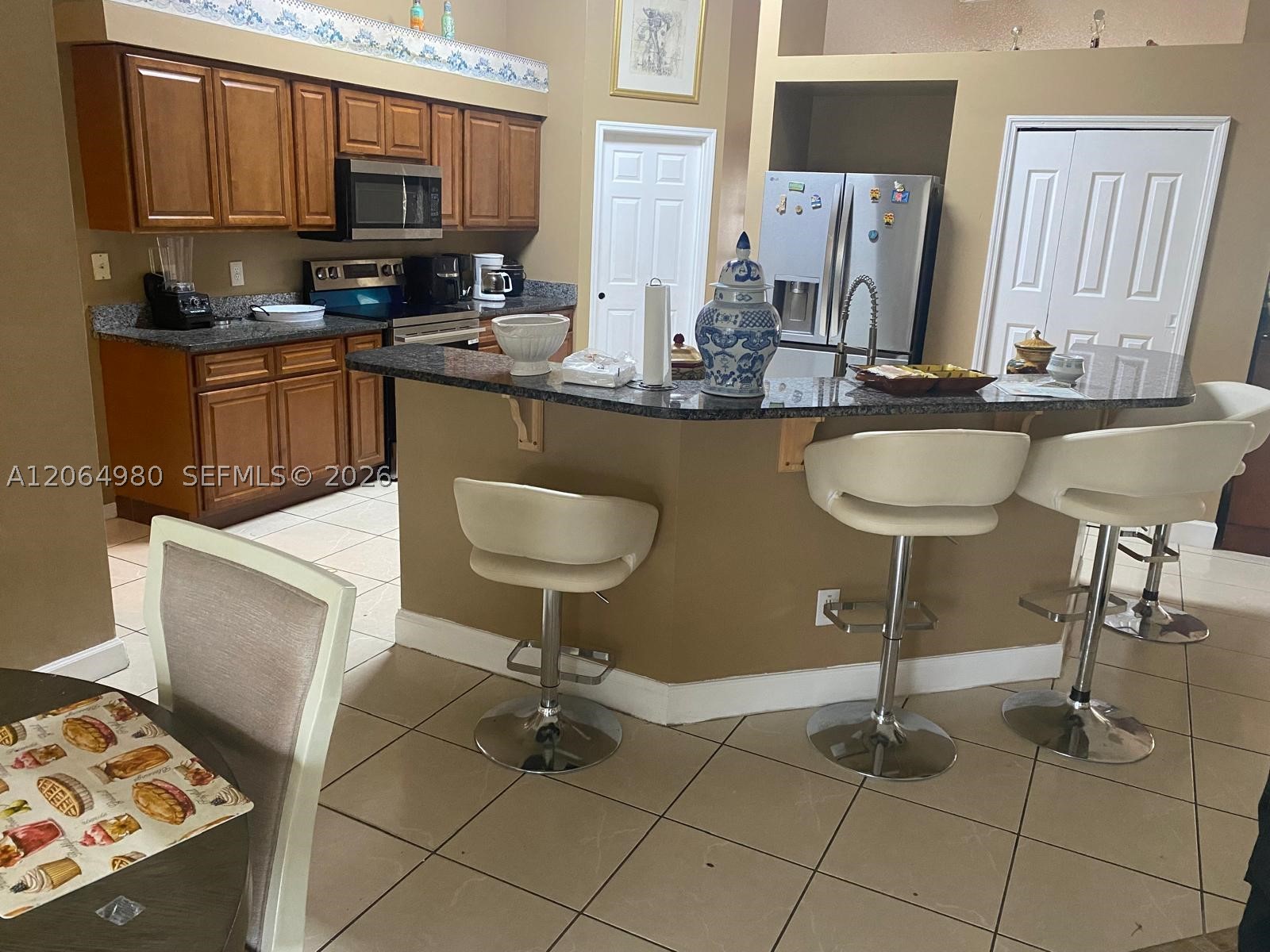 396 Se Albedo Ave Property Photo 2