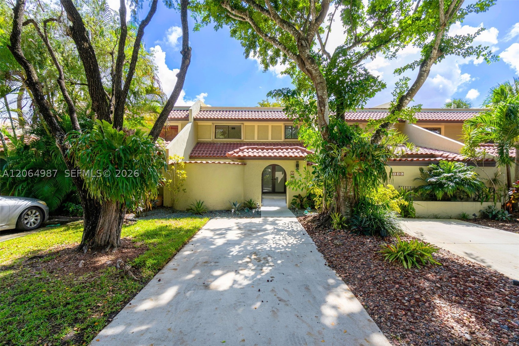 3843 Alcantara Ave 76b Property Photo 1