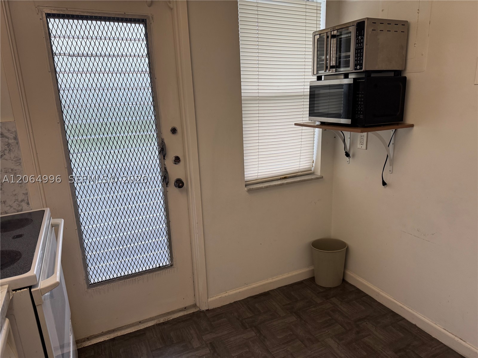 950 Hillcrest Dr 411 Property Photo 3