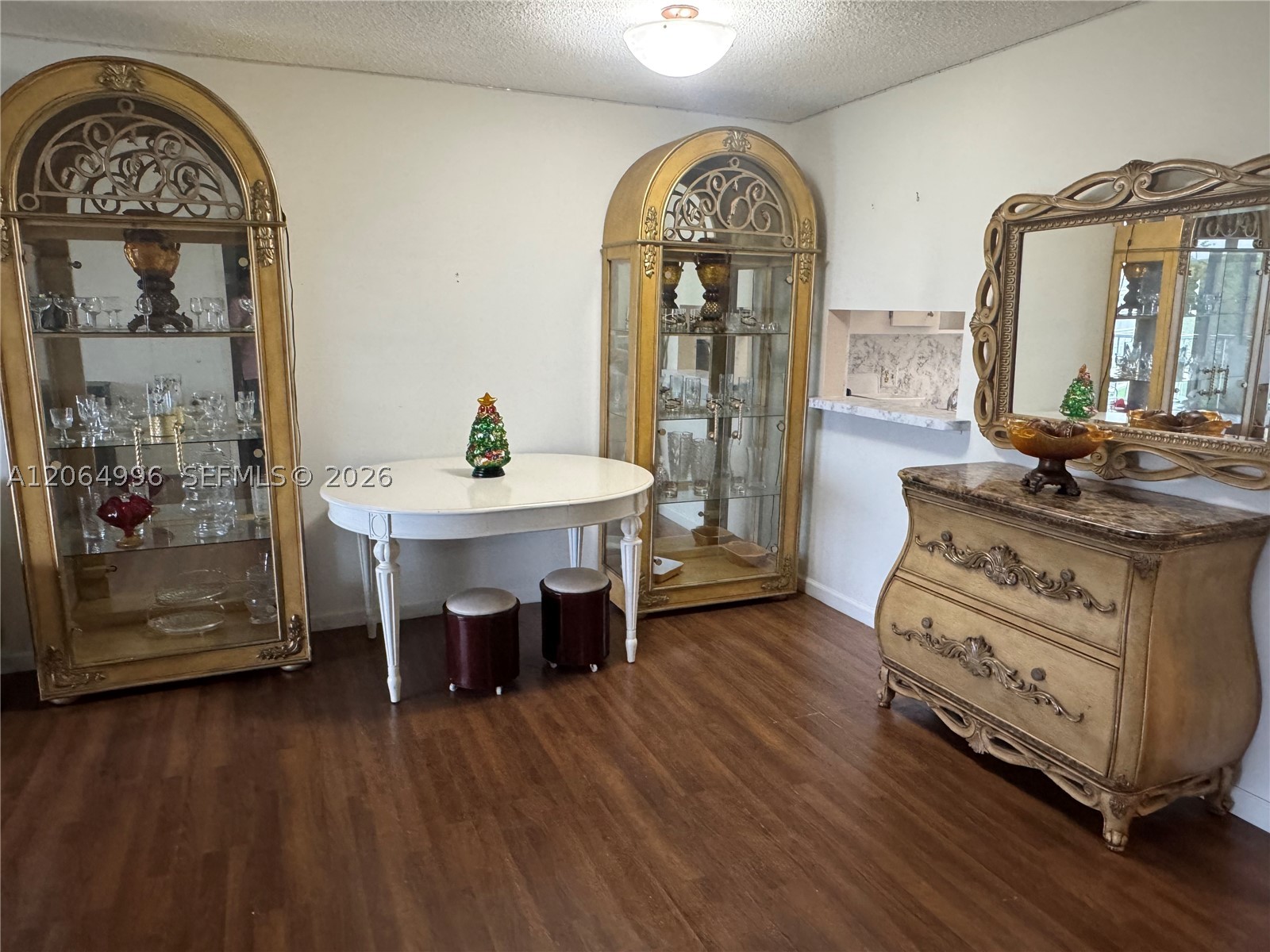 950 Hillcrest Dr 411 Property Photo 11