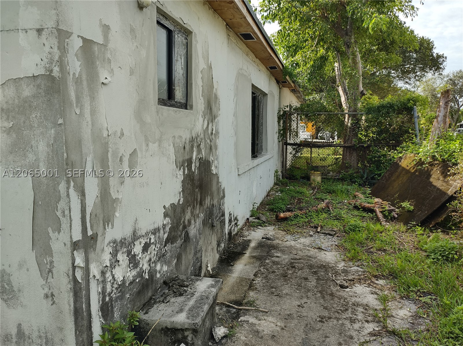 A12065001 Property Photo 9