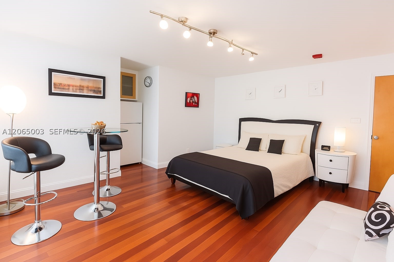 420 15th St 306 Property Photo 1