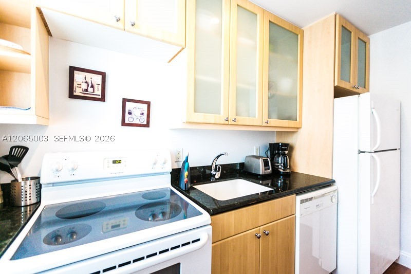 420 15th St 306 Property Photo 6
