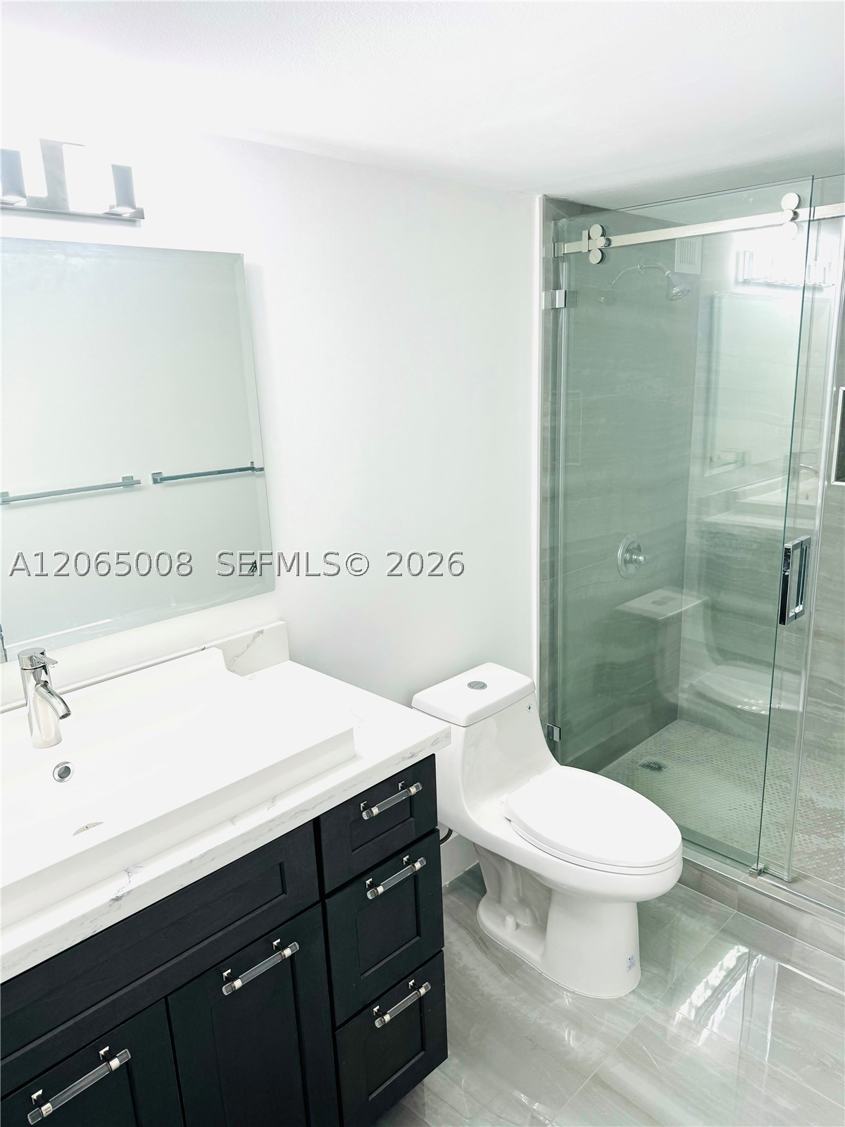 800 Parkview Dr 502 Property Photo 14