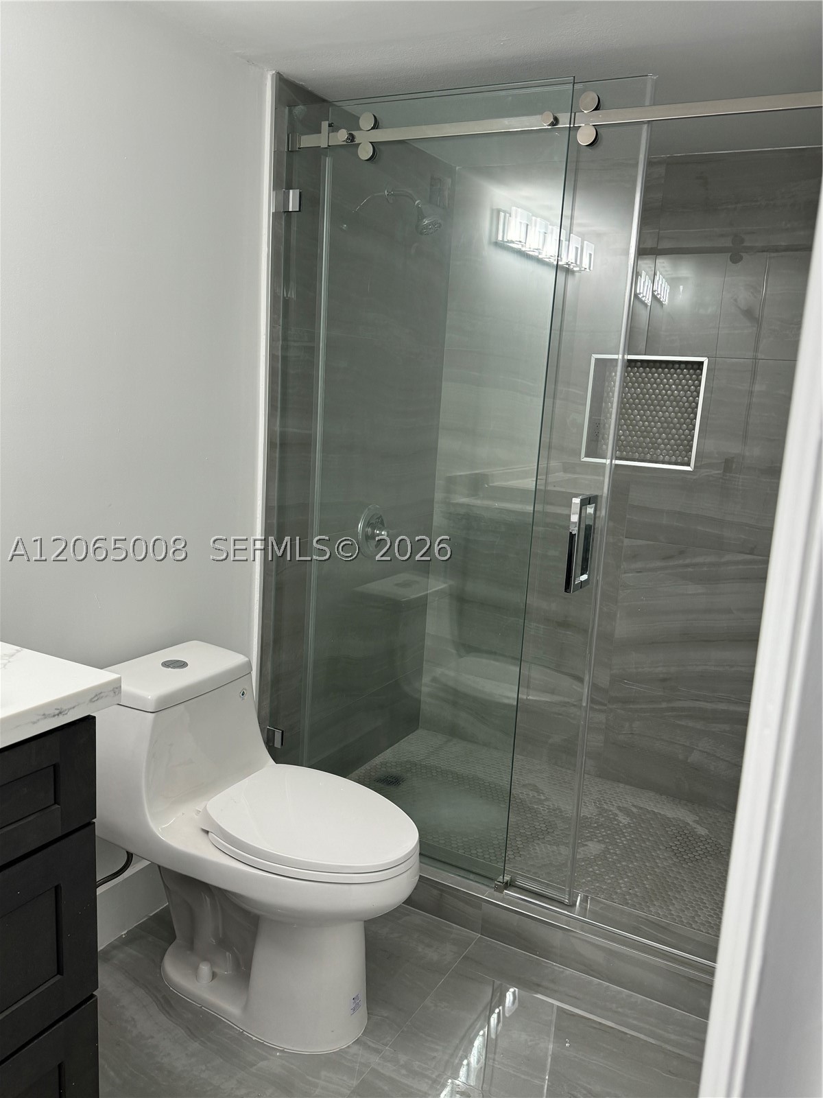 800 Parkview Dr 502 Property Photo 20