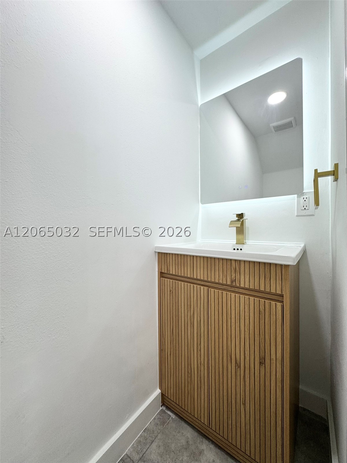 5580 W 26th Ct 209 Property Photo 7