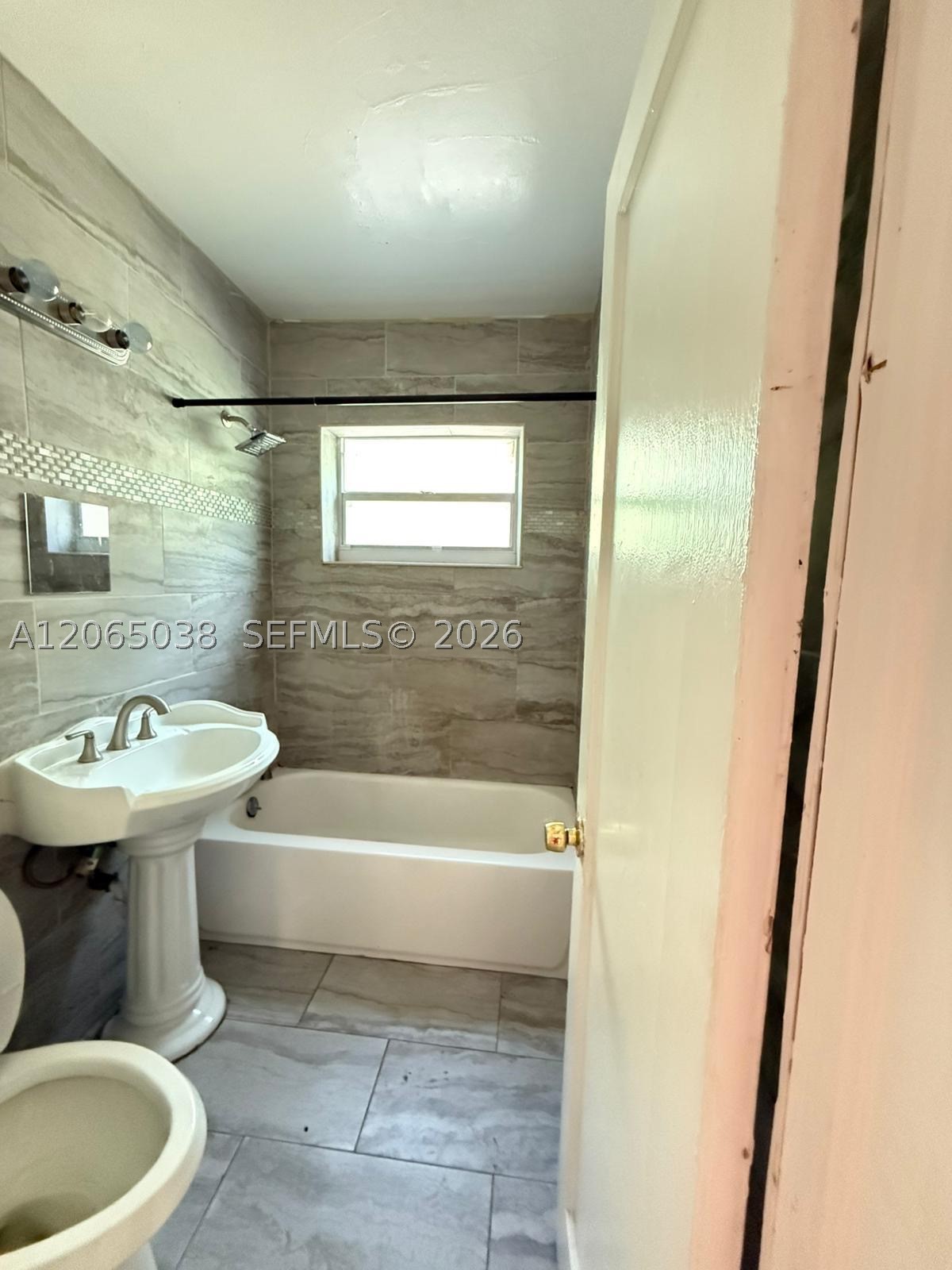 951 Ne 157th Ter Property Photo 7