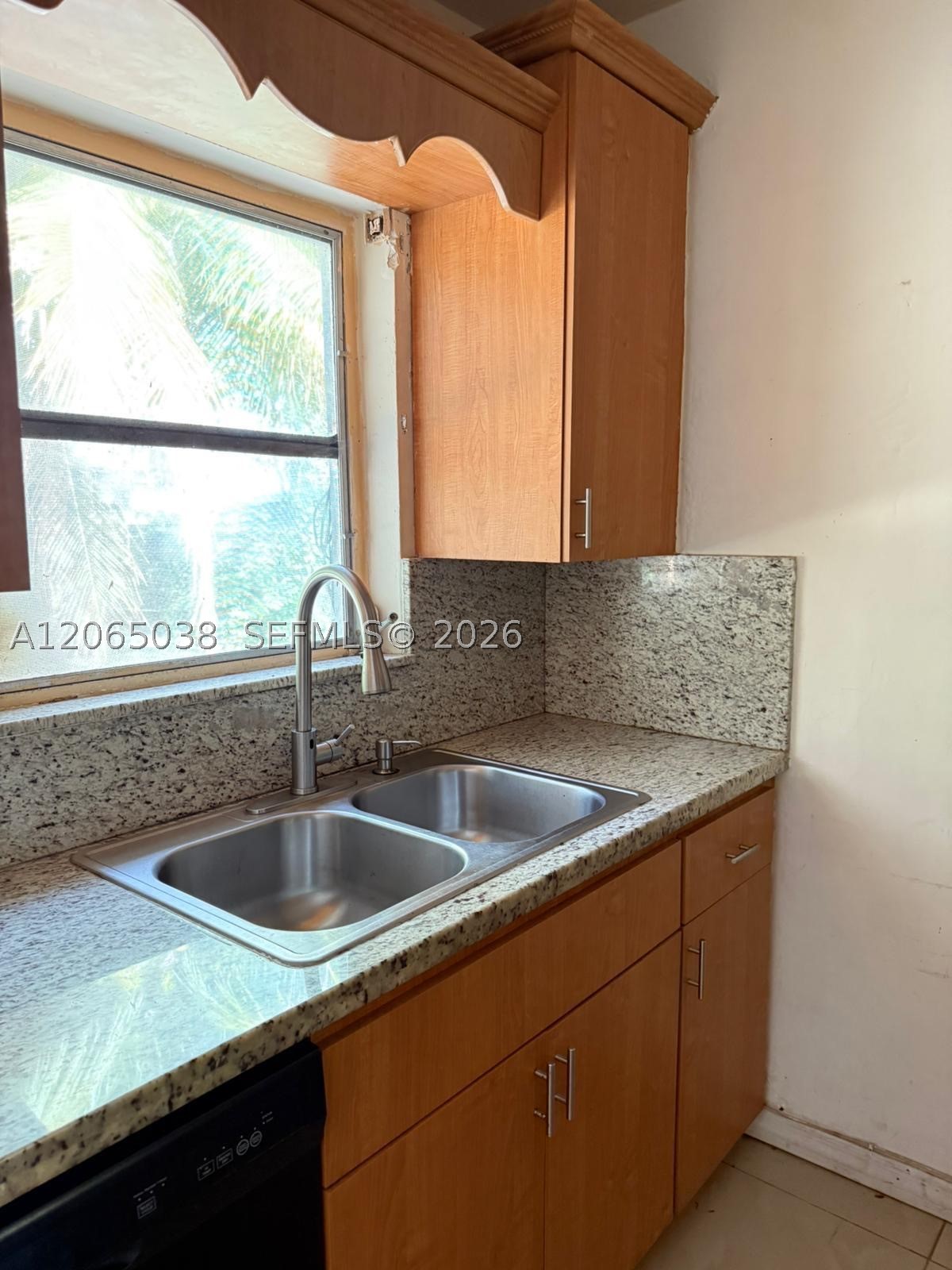 951 Ne 157th Ter Property Photo 11