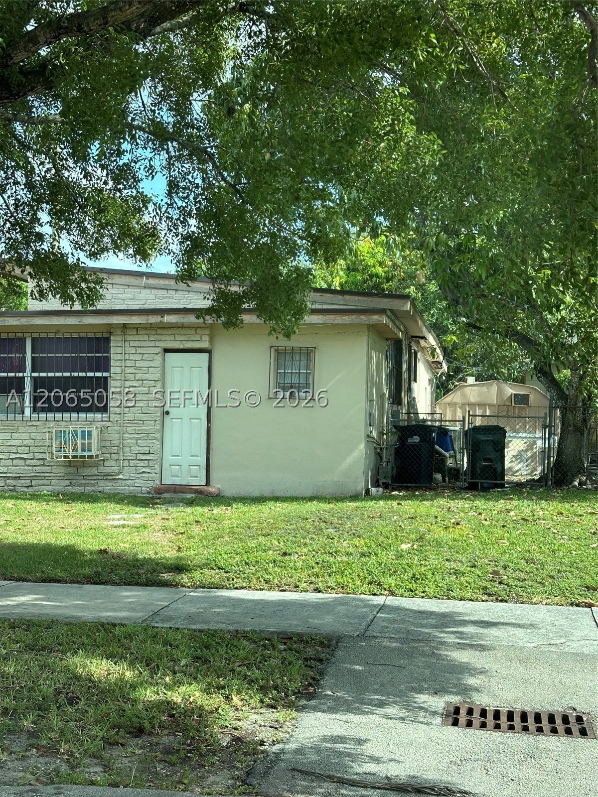 1300 Sw 58th Ave Property Photo 3