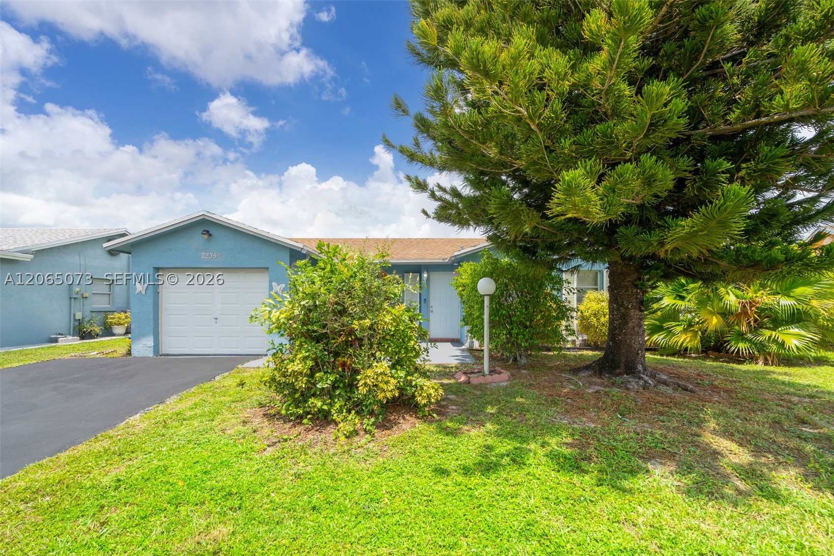7235 Pine Bluff Dr Property Photo 1