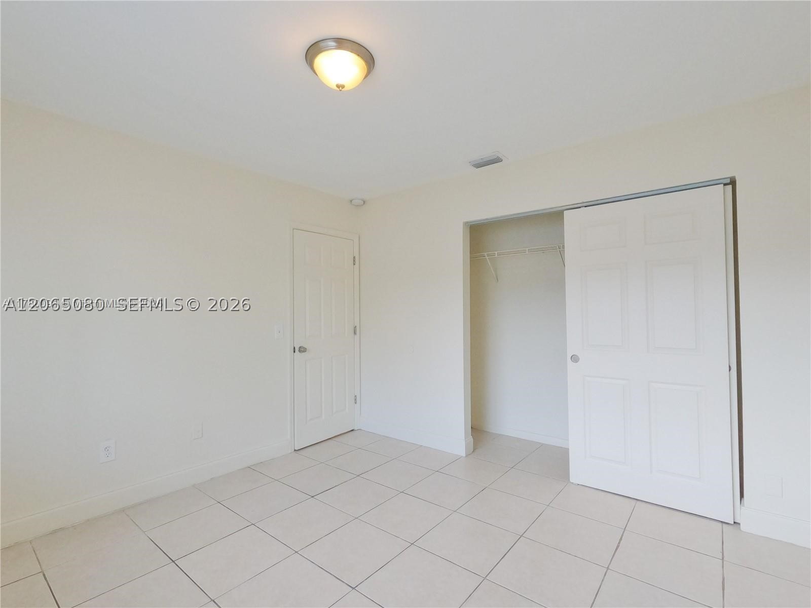 4906 Serafica Dr 7 Property Photo 6