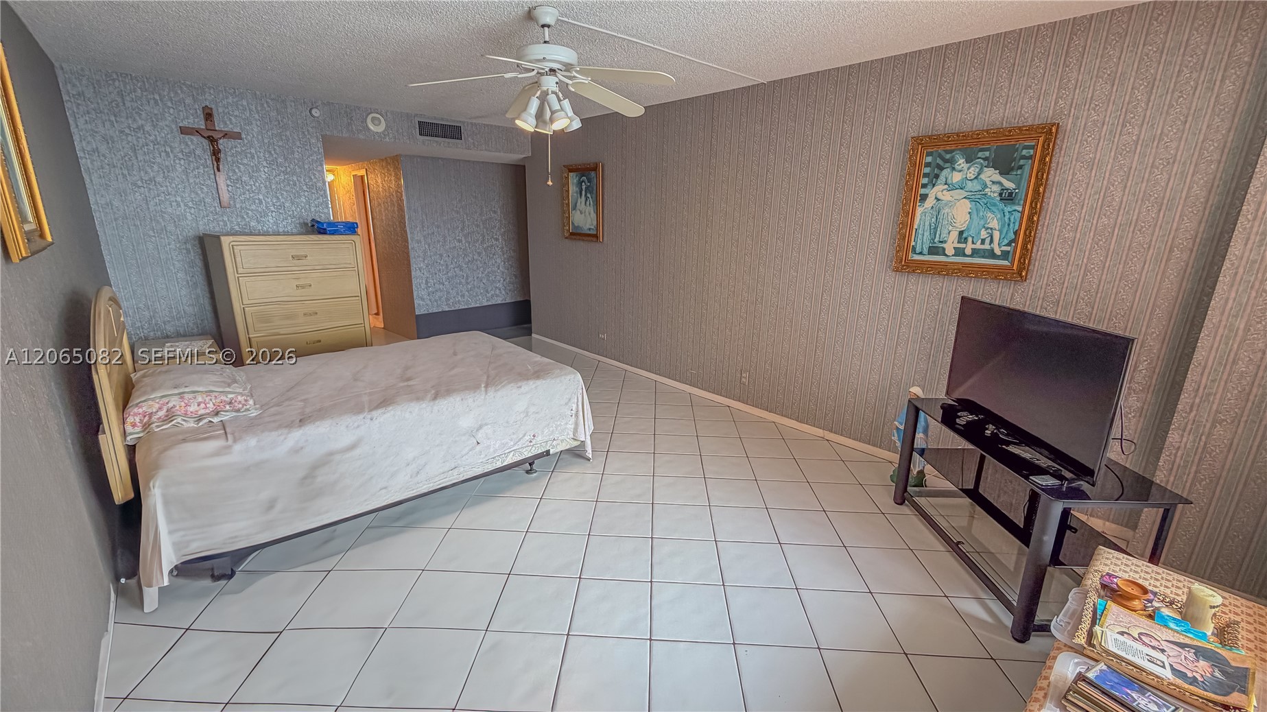 230 174th St 2412 Property Photo 5