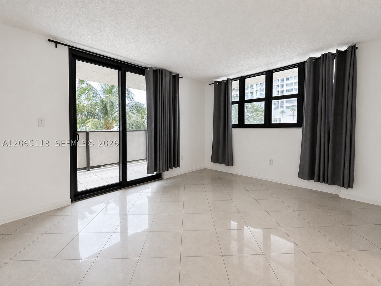 1621 Collins Ave 402 Property Photo 7
