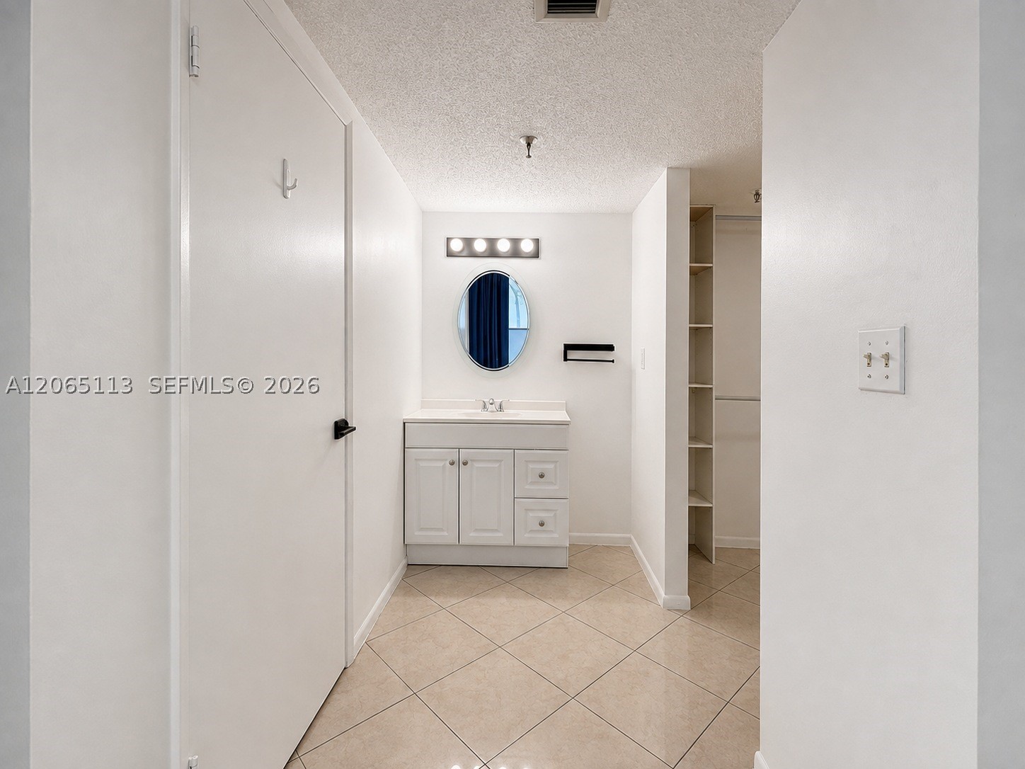 1621 Collins Ave 402 Property Photo 10