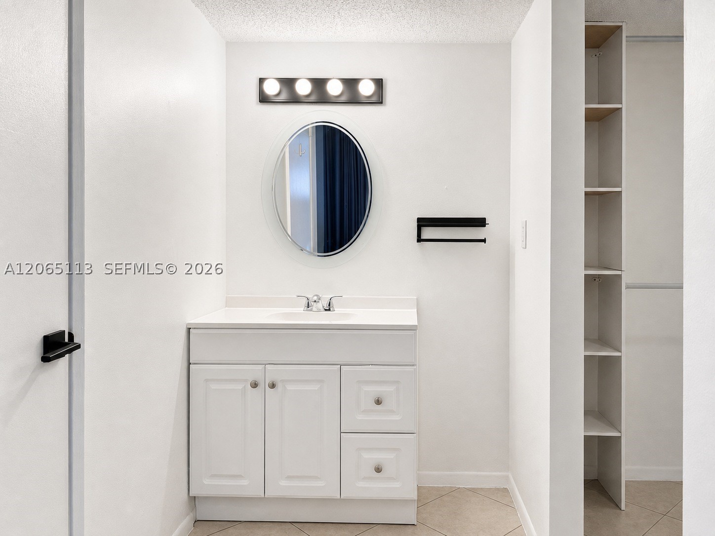 1621 Collins Ave 402 Property Photo 11