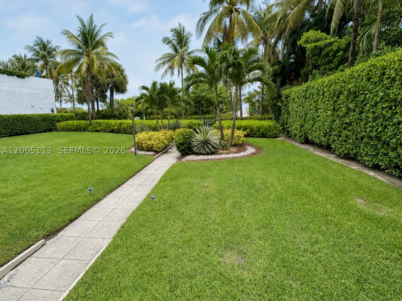 1621 Collins Ave 402 Property Photo 29