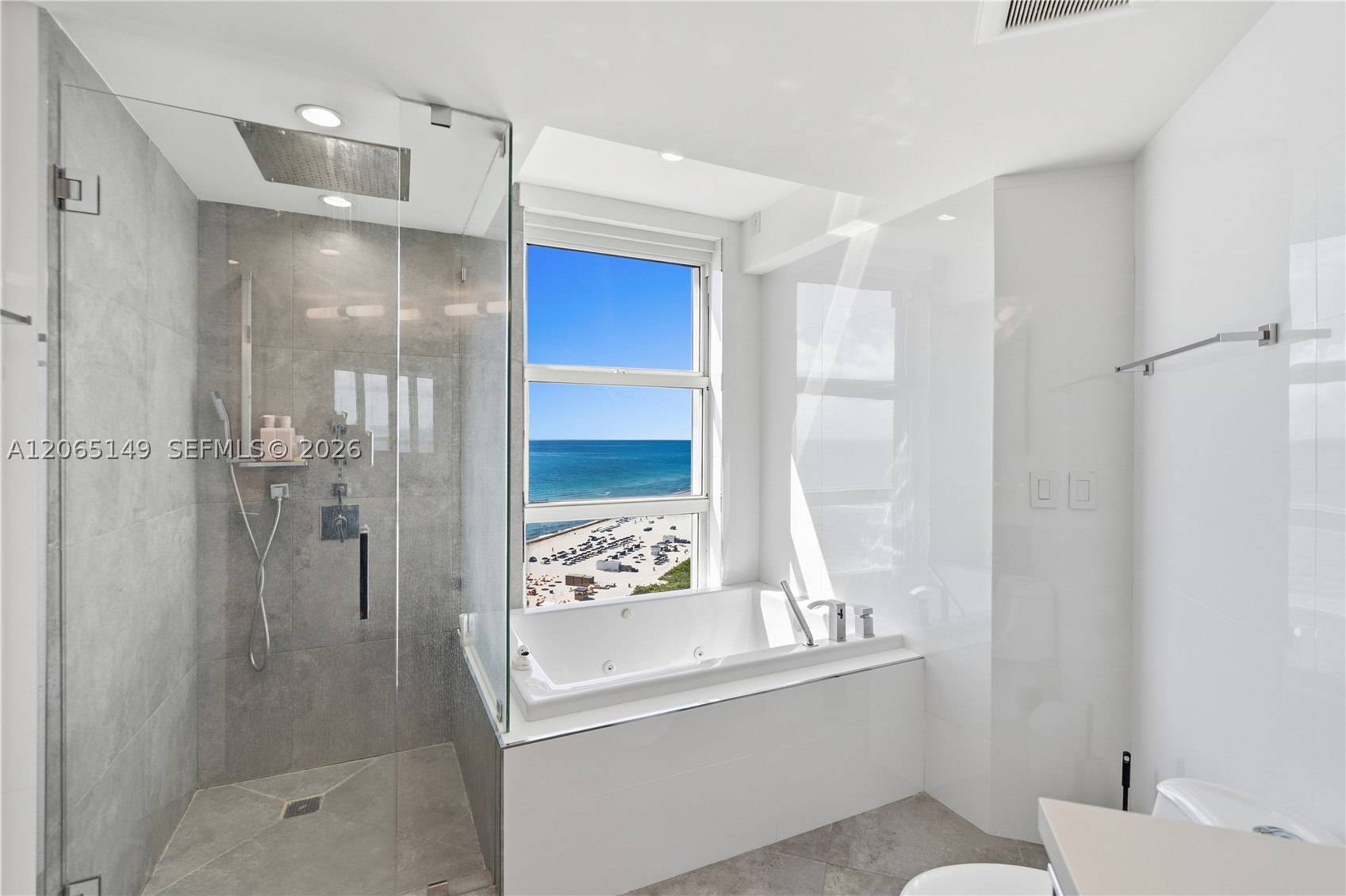 4201 Collins Ave 1503 Property Photo 43