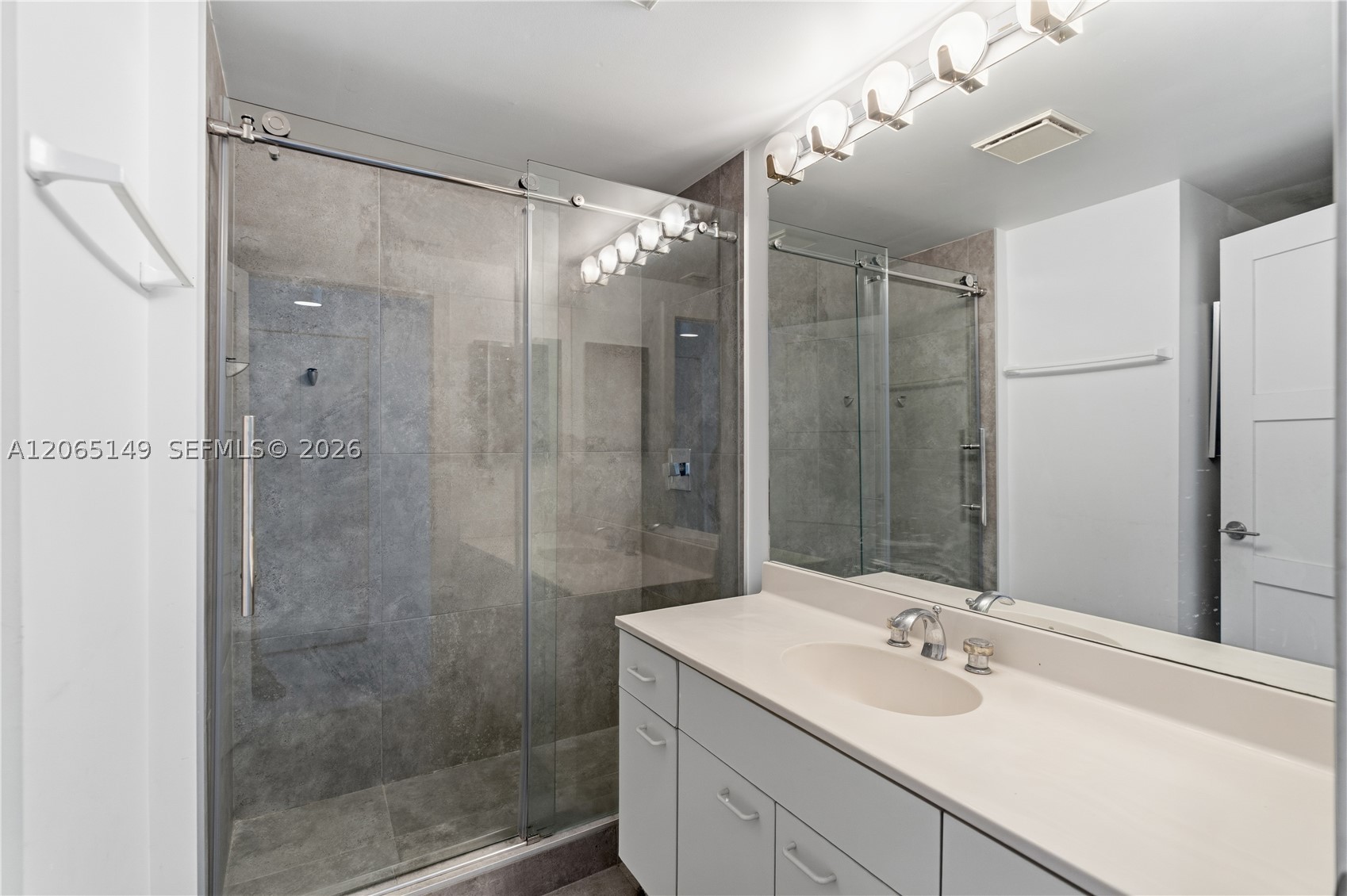 4201 Collins Ave 1503 Property Photo 53