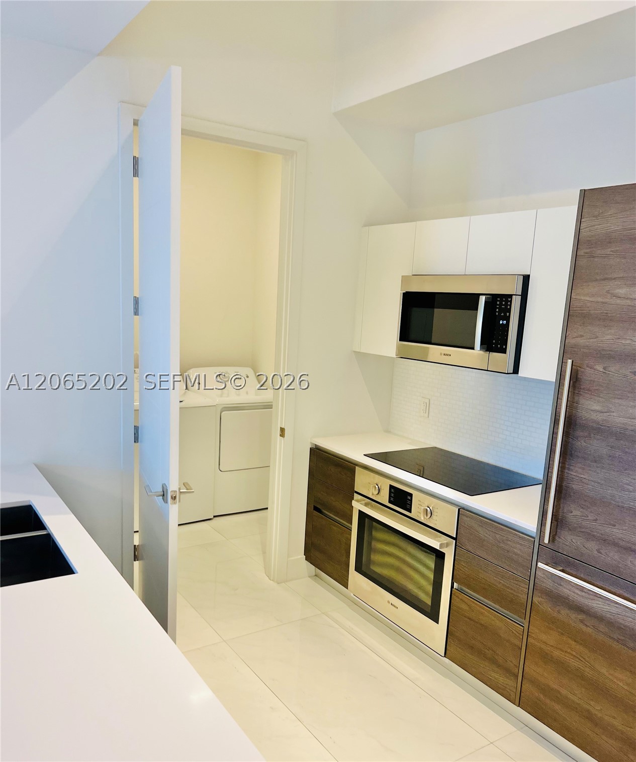 301 Altara Ave 210 Property Photo 1