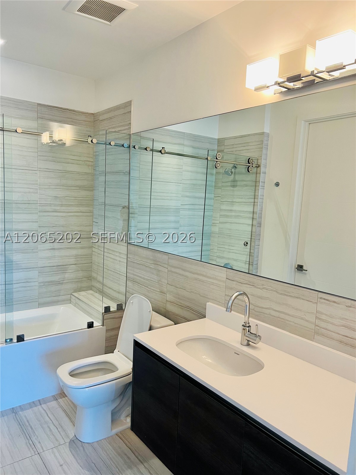 301 Altara Ave 210 Property Photo 11