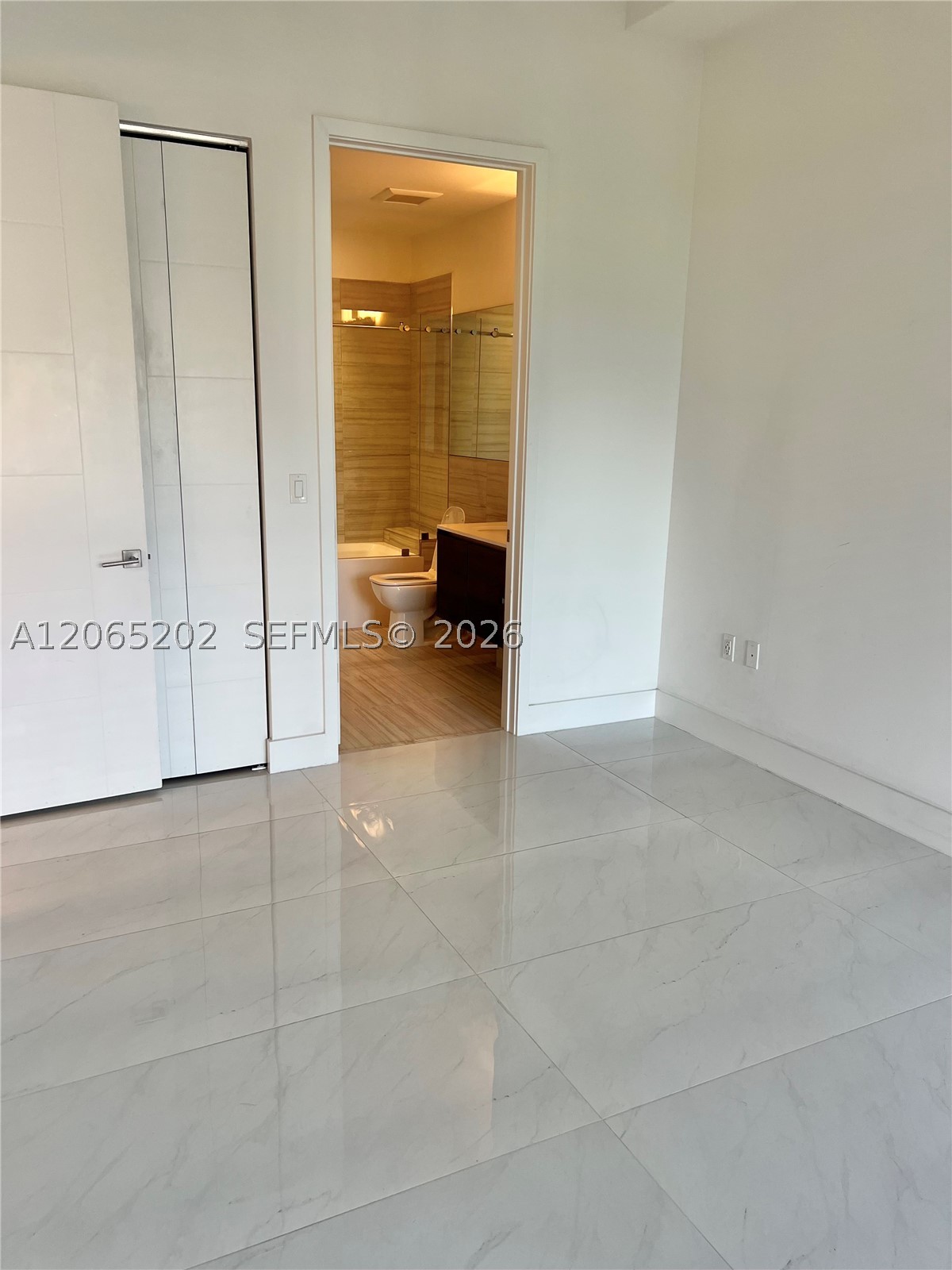 301 Altara Ave 210 Property Photo 12