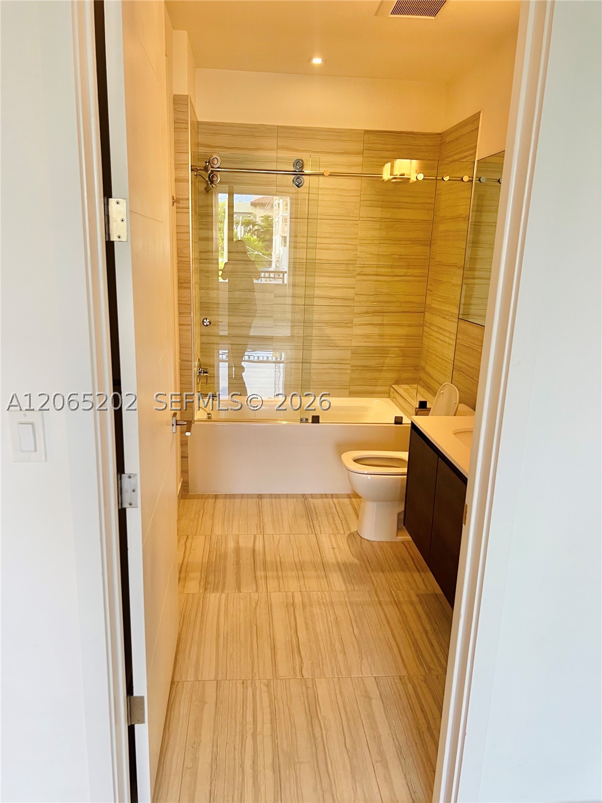 301 Altara Ave 210 Property Photo 14