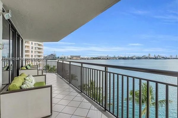 540 Brickell Key Dr 832 Property Photo 1