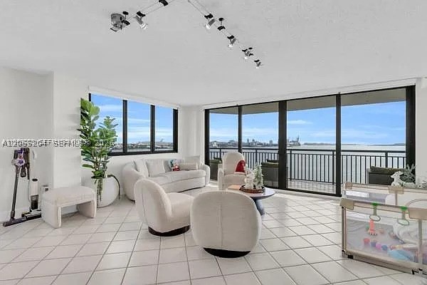 540 Brickell Key Dr 832 Property Photo 2