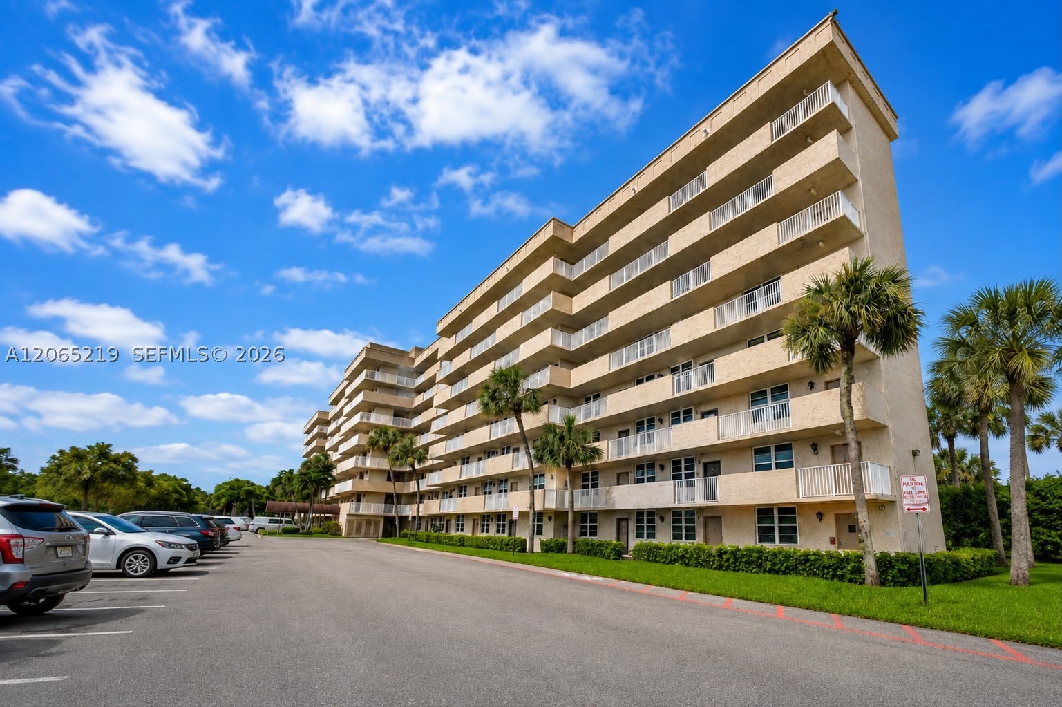 250 Jacaranda Dr 805 Property Photo 1