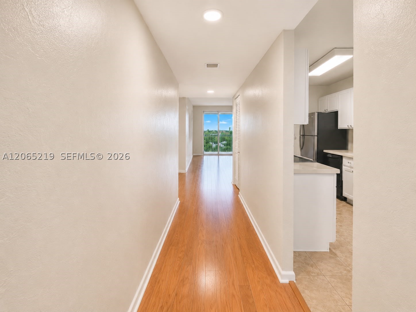 250 Jacaranda Dr 805 Property Photo 4